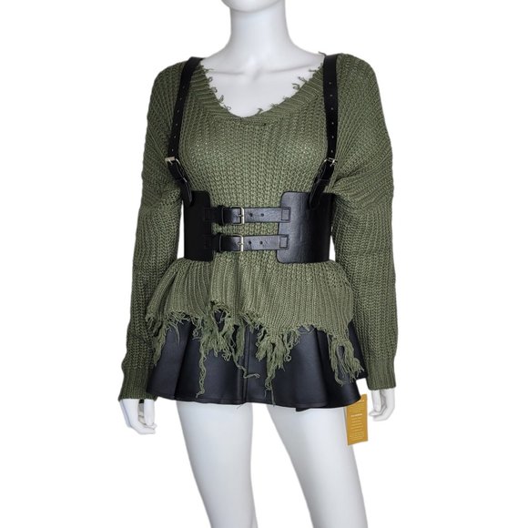 Leather Vintage Style Suspender Belt, Distressed Sweater, and Peplum Ski… - Picture 8 of 12